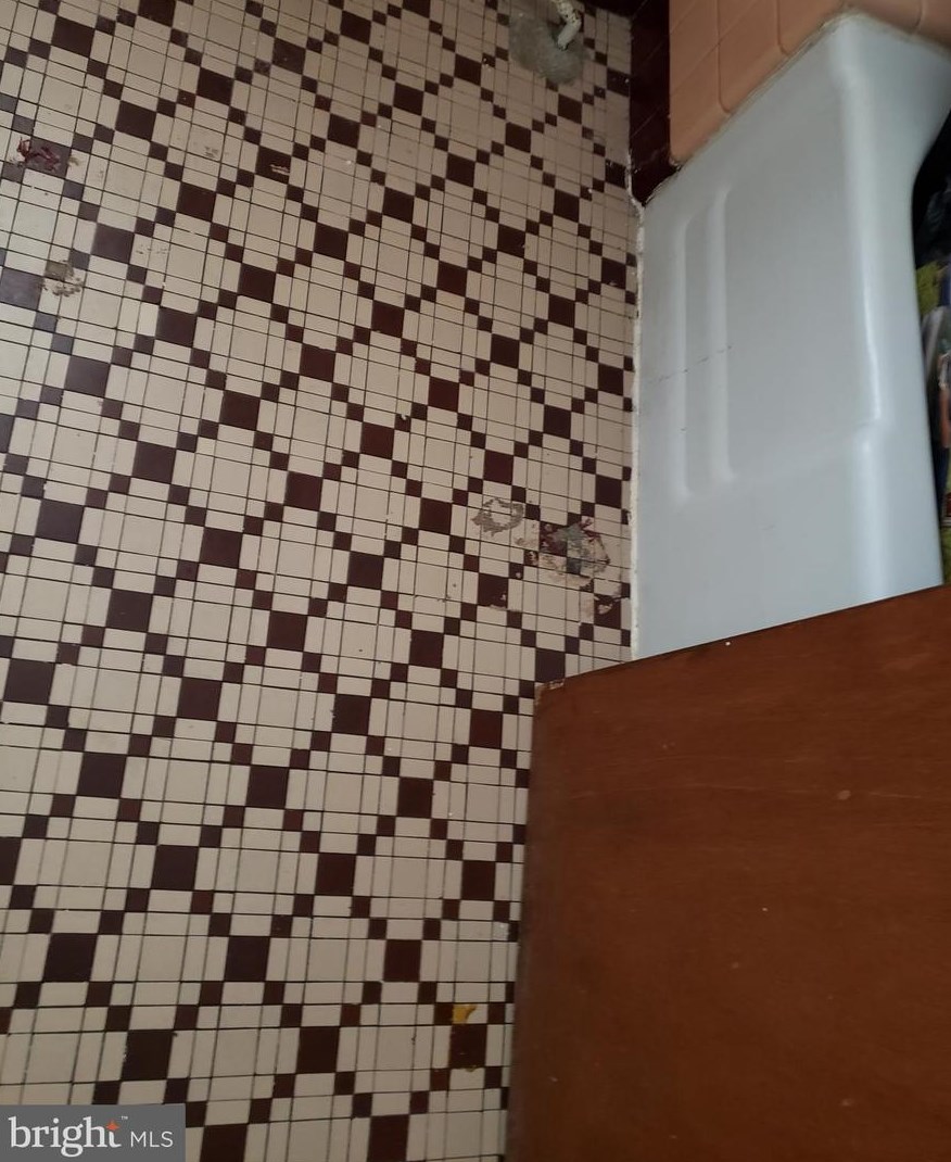 2621 33 St, Philadelphia PA 19104-2042 exterior