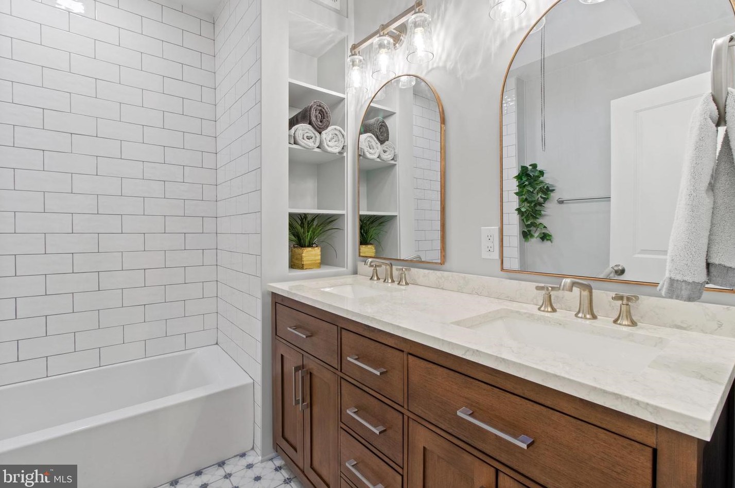 3812 Lauriston St, Philadelphia PA  19128-5106 exterior