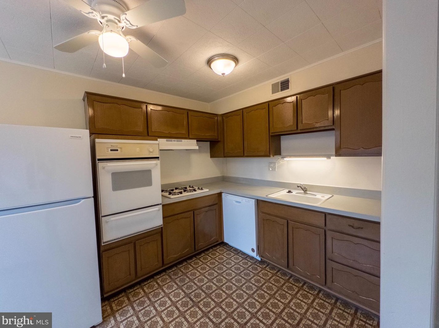 7206 Gannet Pl, Philadelphia PA  19153-2703 exterior