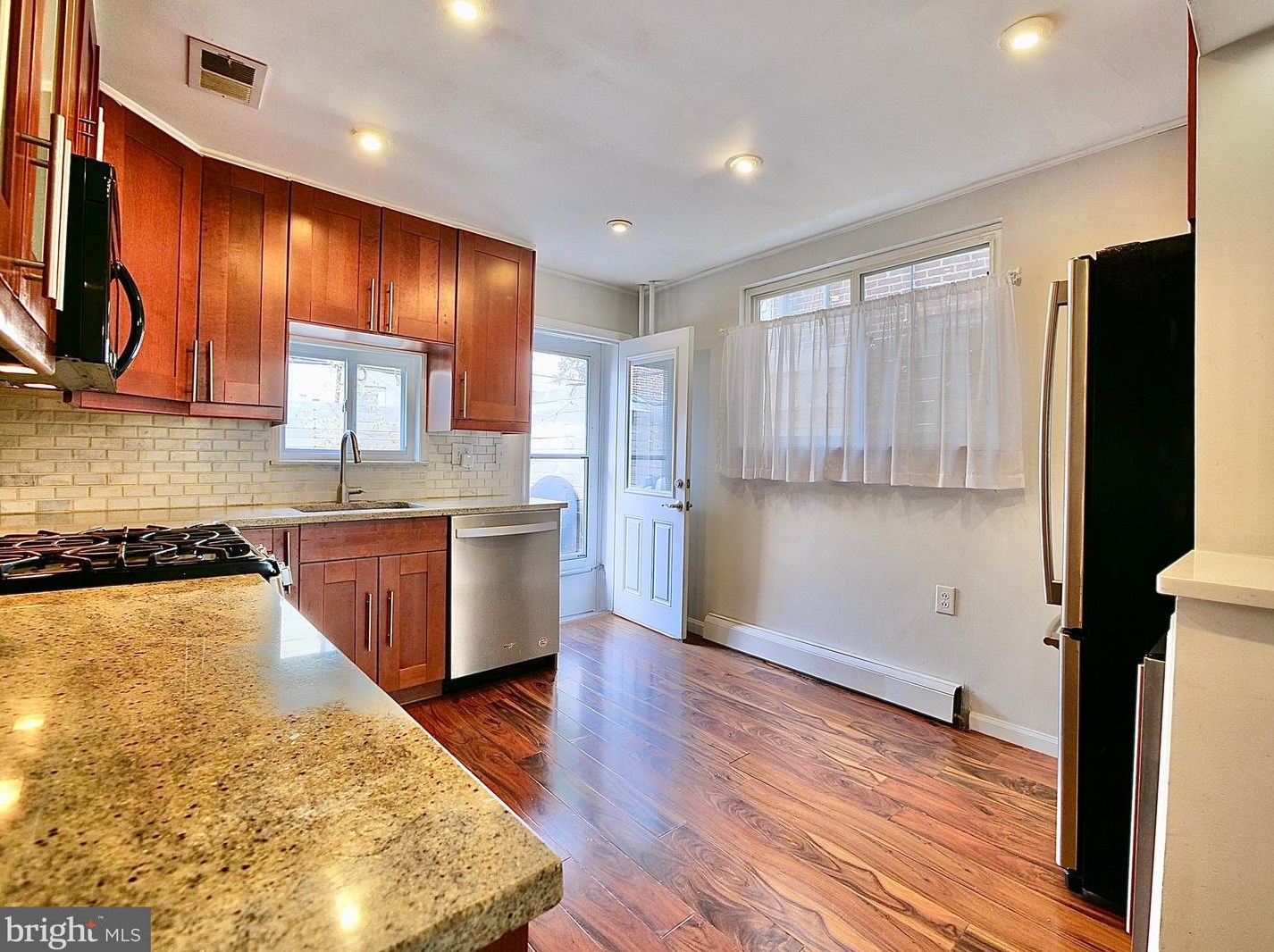 1944 Galloway St, Philadelphia PA  19148-2626 exterior