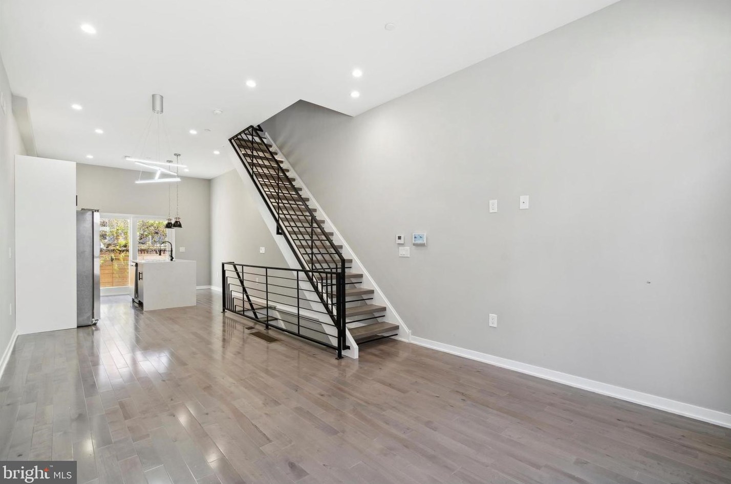 2135 Fairhill St, Philadelphia PA  19122-1432 exterior