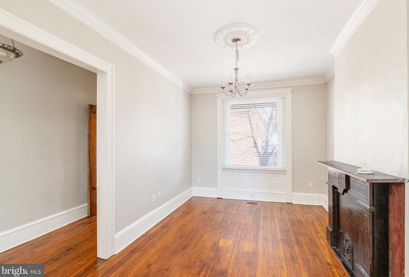 784 Taney St, Philadelphia PA  19130-2418 exterior