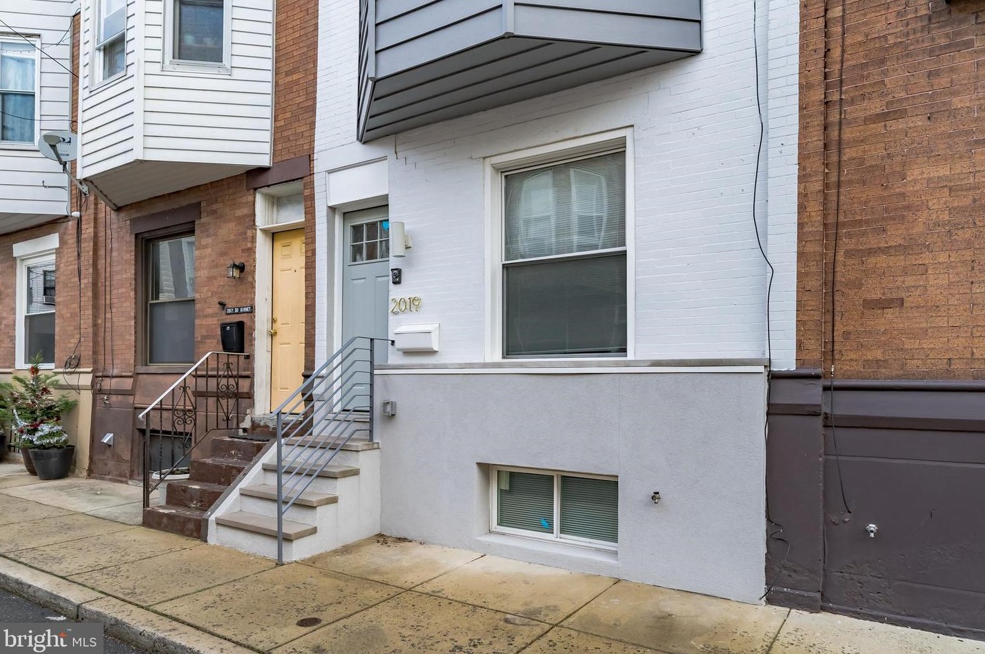 2019 Garnet St, Philadelphia PA  19145-2802 exterior