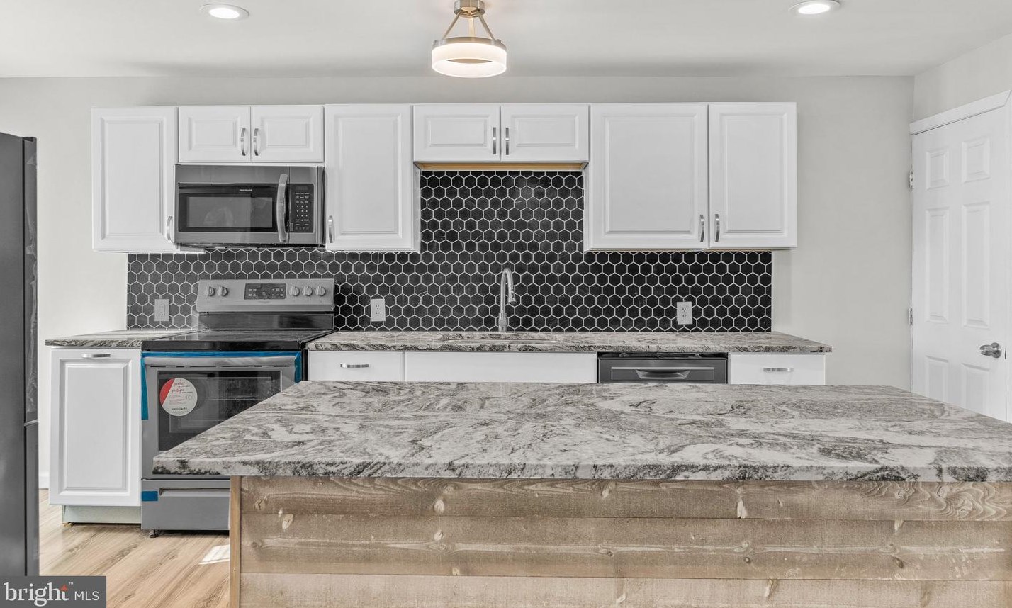 3631 Thompson St, Philadelphia PA  19134-5511 exterior