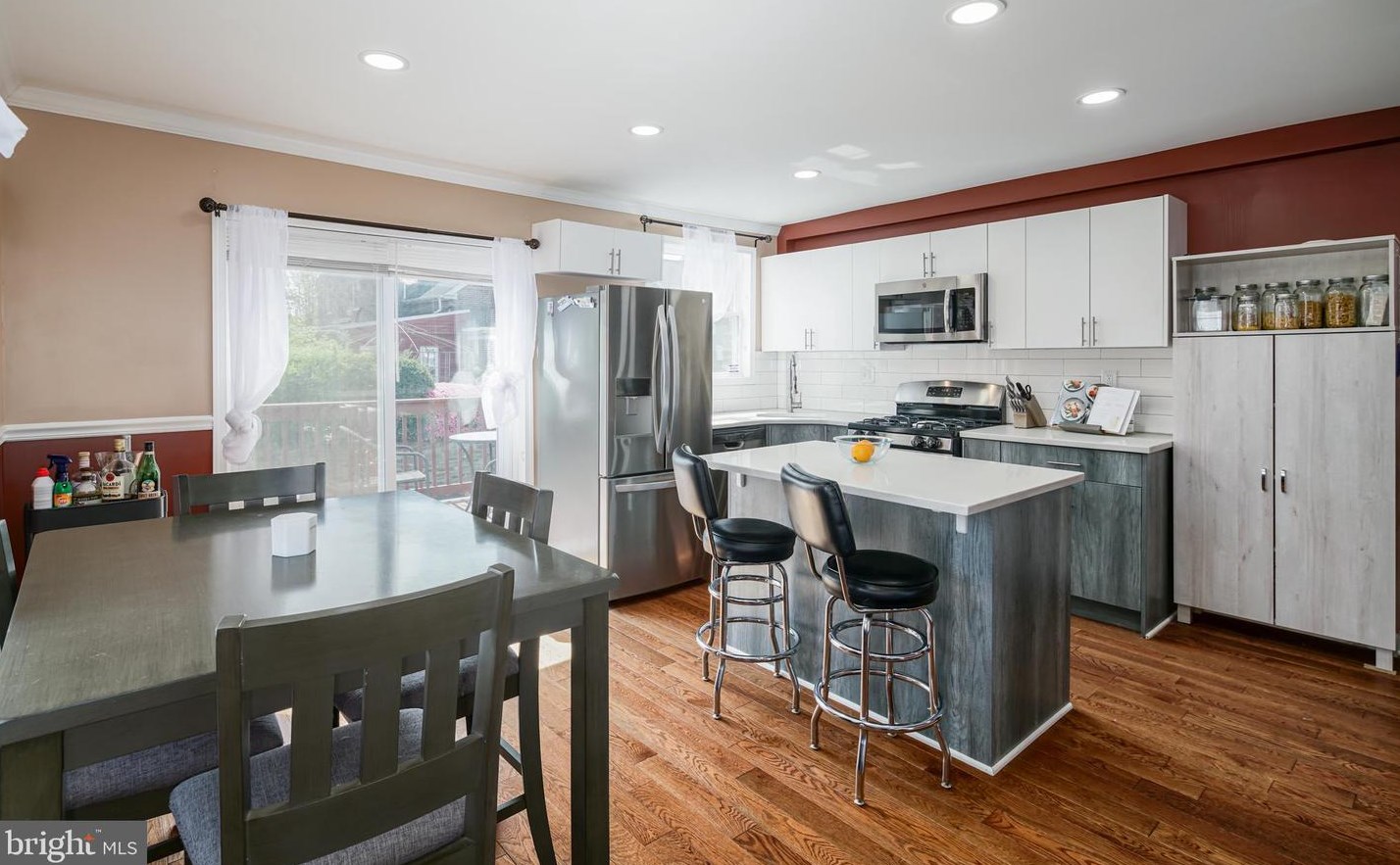 1054 Upsal St, Philadelphia PA  19119-3715 exterior