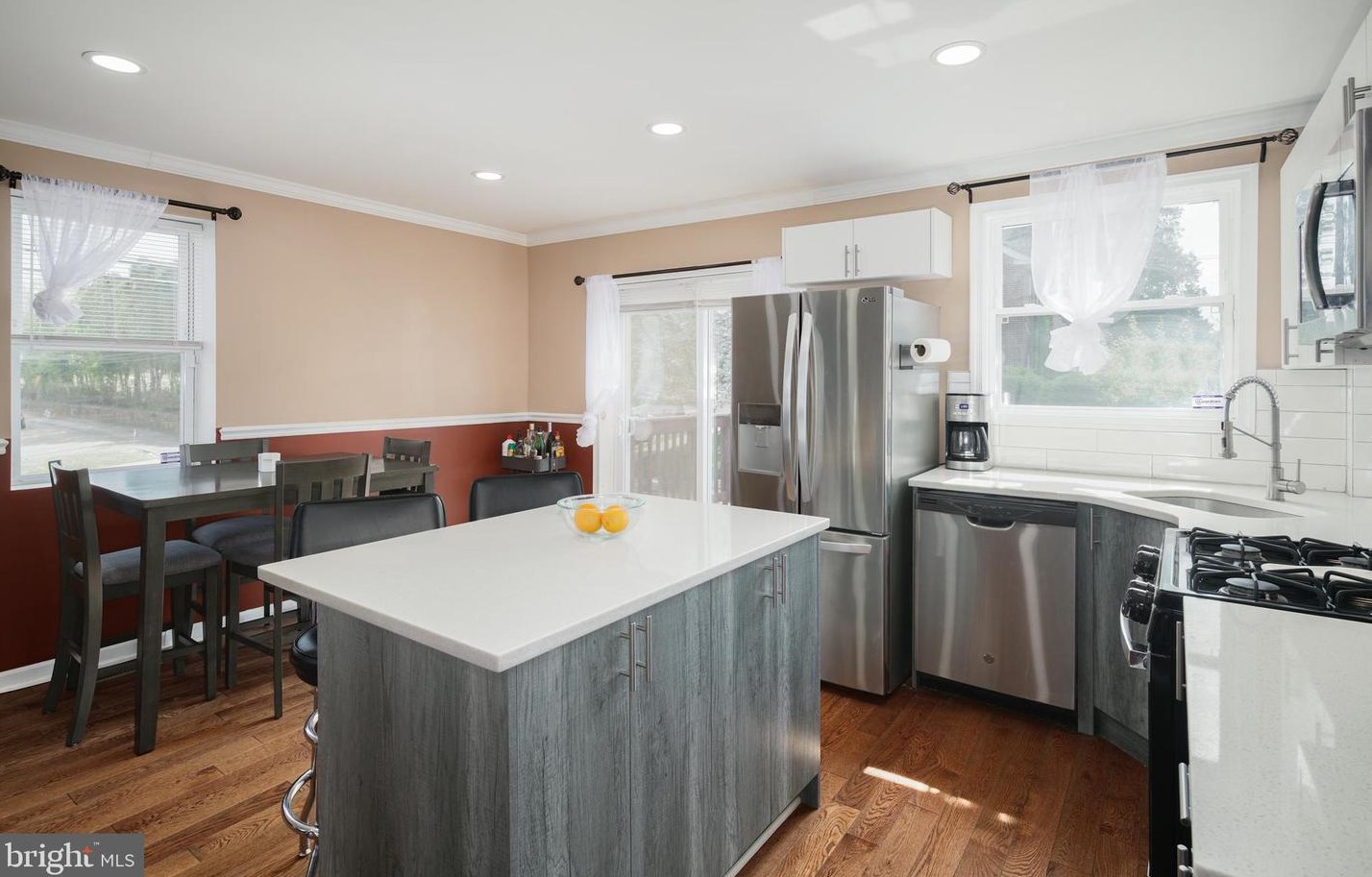 1054 Upsal St, Philadelphia PA  19119-3715 exterior