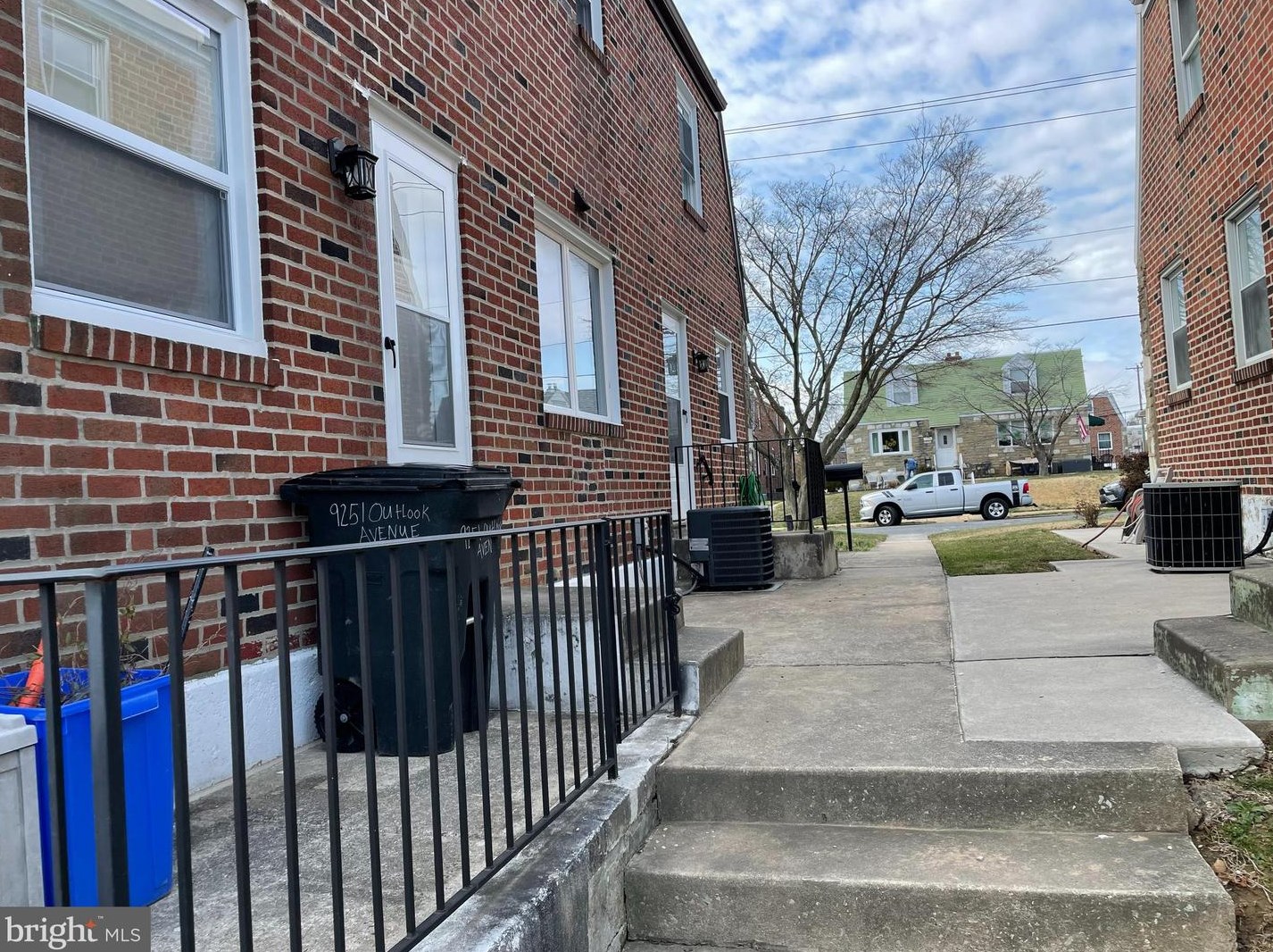 9251 Outlook Ave, Philadelphia PA  19114-3608 exterior