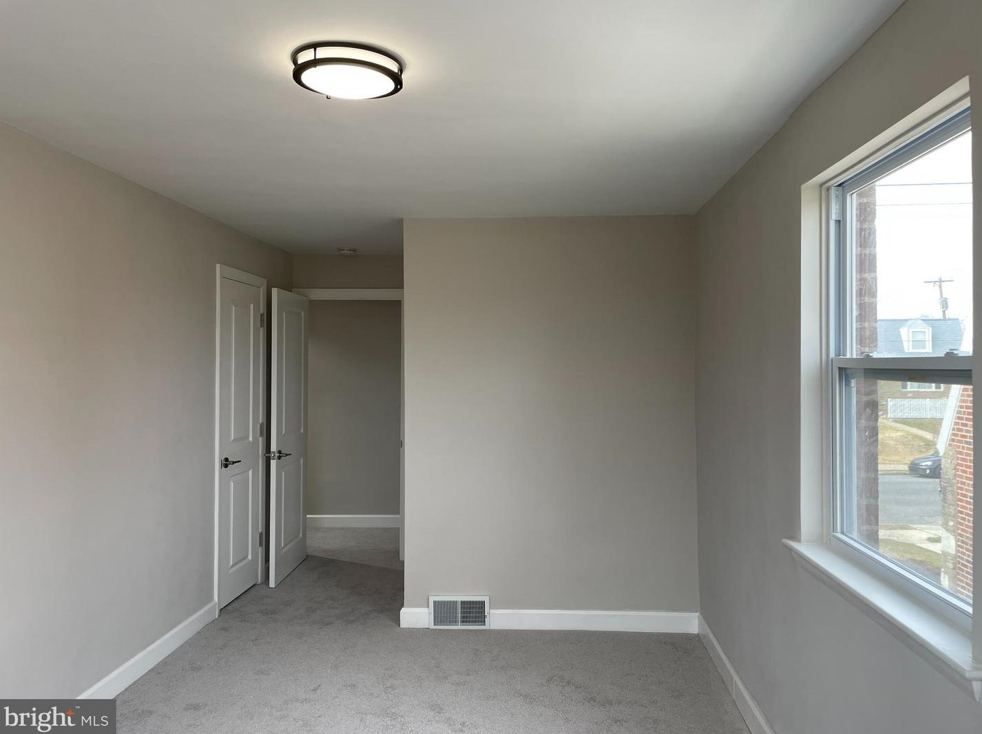 9251 Outlook Ave, Philadelphia PA  19114-3608 exterior