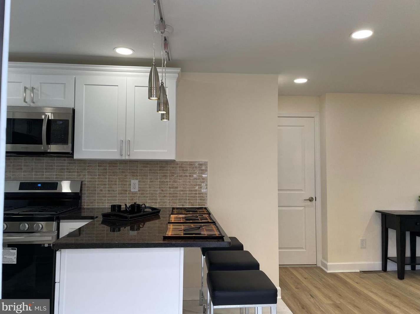 9251 Outlook Ave, Philadelphia PA  19114-3608 exterior