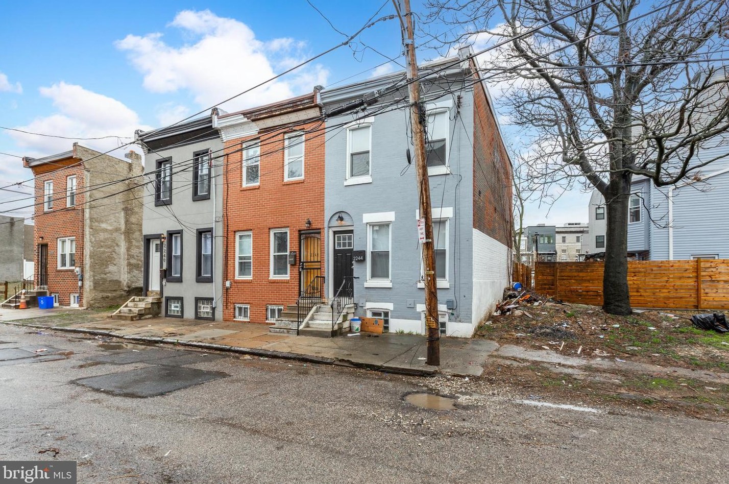 2244 Seybert St, Philadelphia PA  19121-4709 exterior