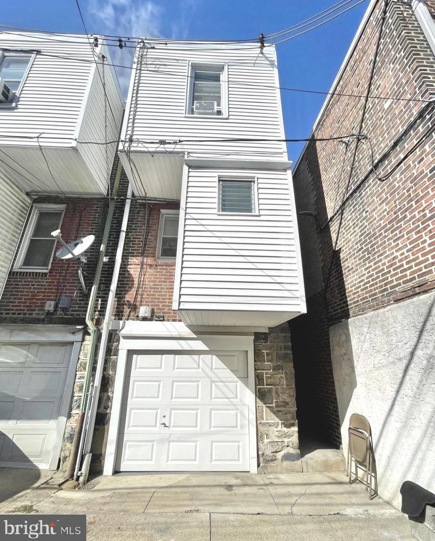 1360 Luzerne St, Philadelphia PA  19124-5360 exterior