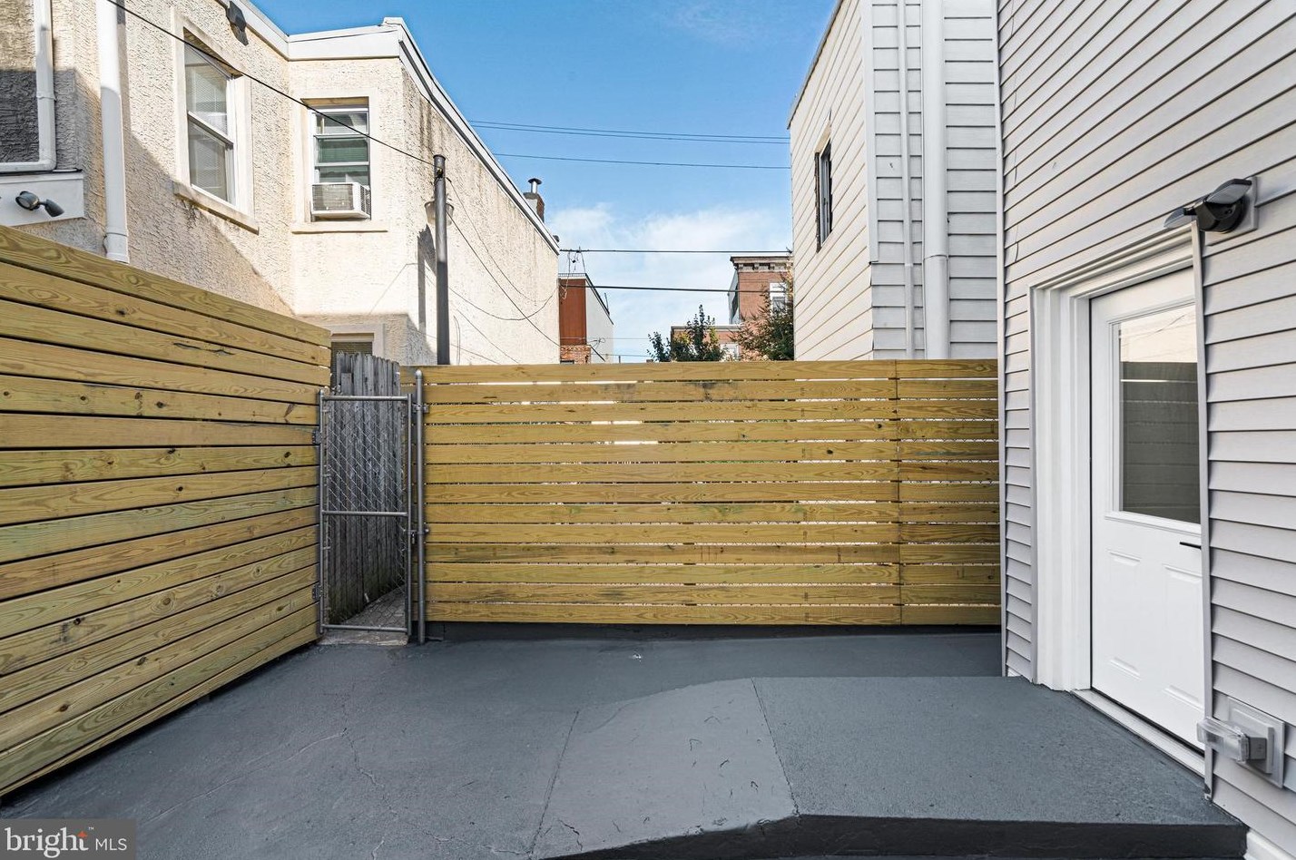 2204 Huntingdon St, Philadelphia PA  19132-3622 exterior