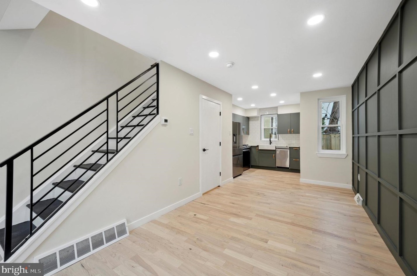 1255 Newkirk St, Philadelphia PA  19146-3625 exterior