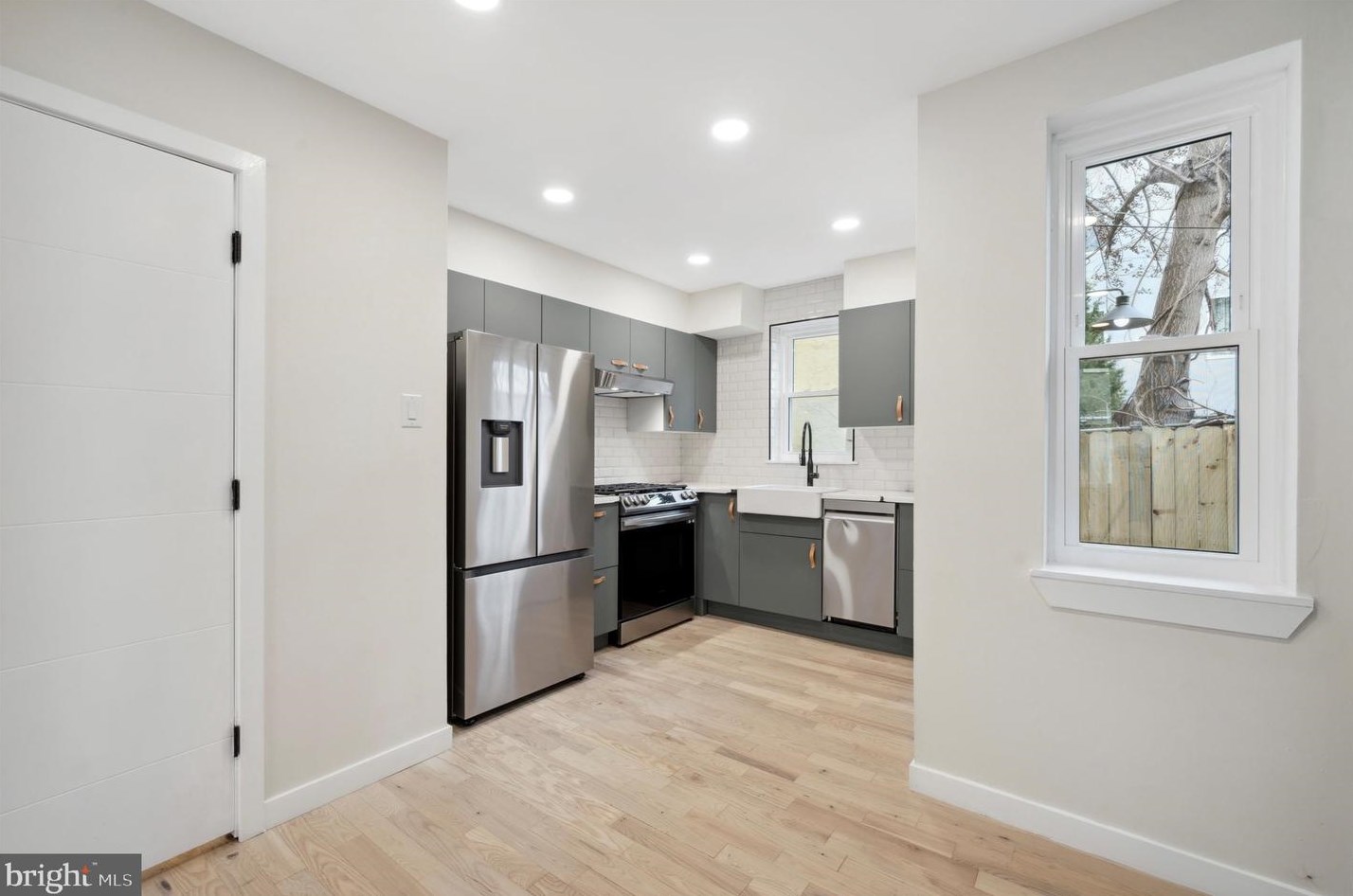 1255 Newkirk St, Philadelphia PA  19146-3625 exterior