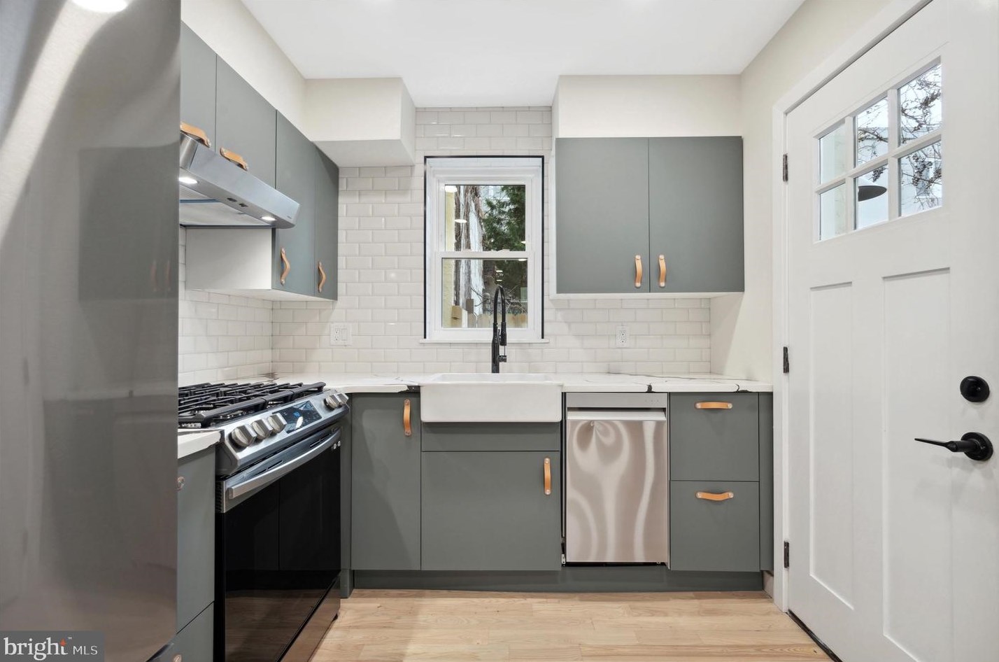 1255 Newkirk St, Philadelphia PA  19146-3625 exterior