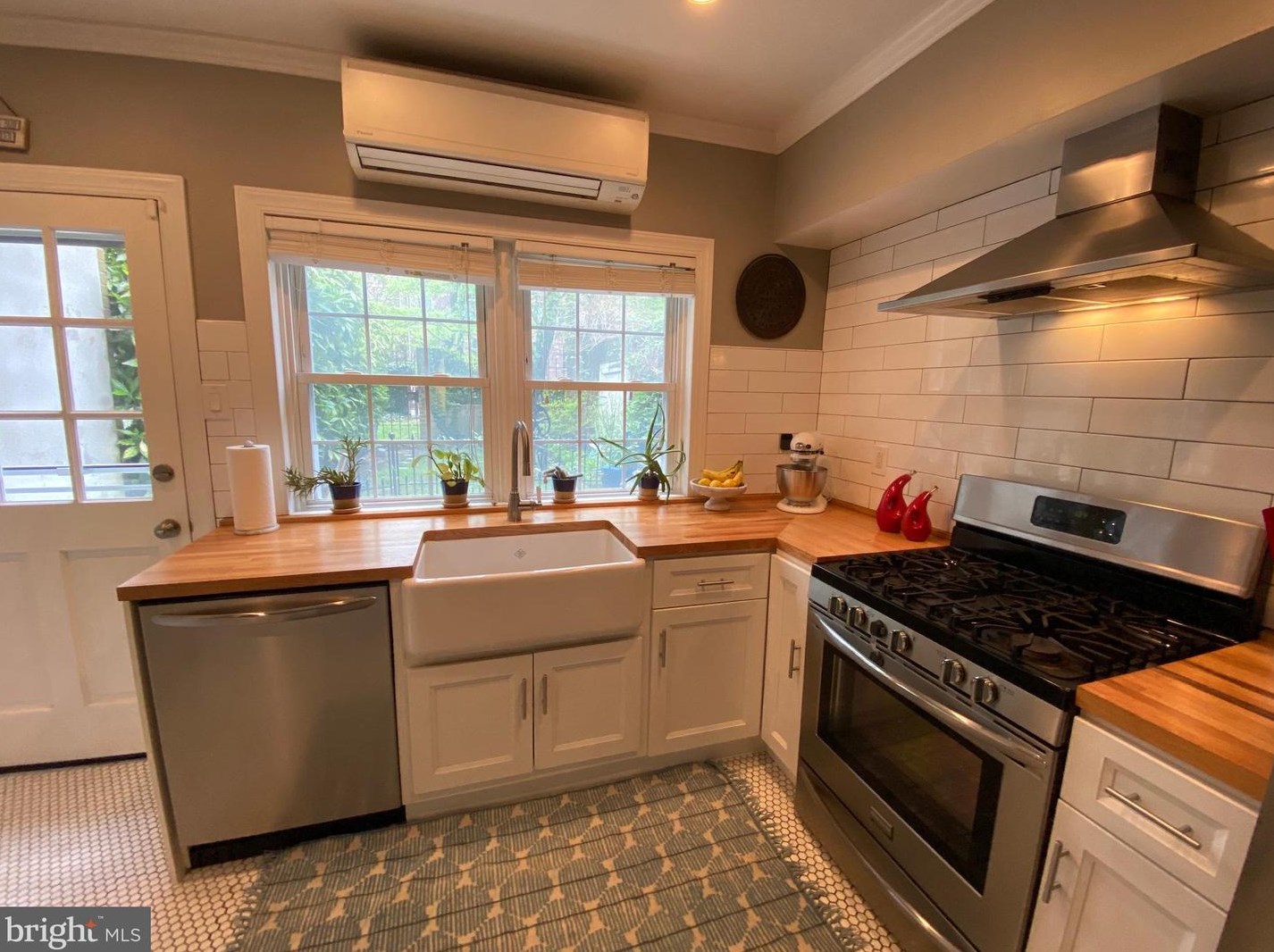 234 Stamper St, Philadelphia PA  19147-1604 exterior