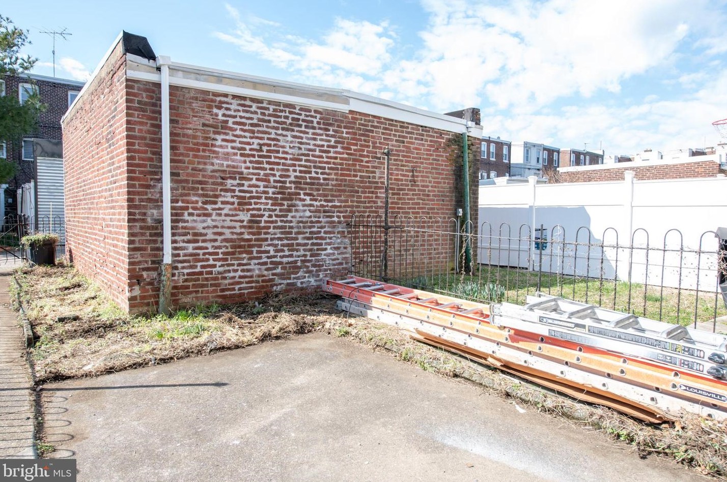 1138 Sanger St, Philadelphia PA  19124-1131 exterior