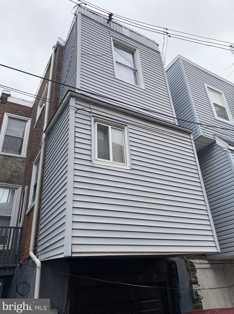 722 Rockland St, Philadelphia PA  19120-3747 exterior