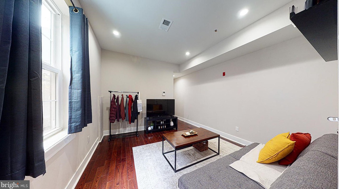 46 S 44th St #unit 1, Philadelphia, PA 19104