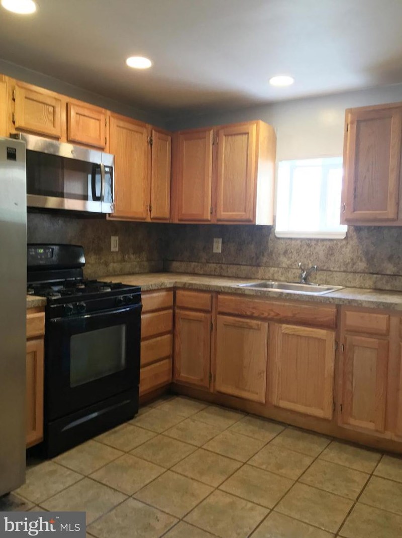 2707 Earp St, Philadelphia PA  19146-3713 exterior
