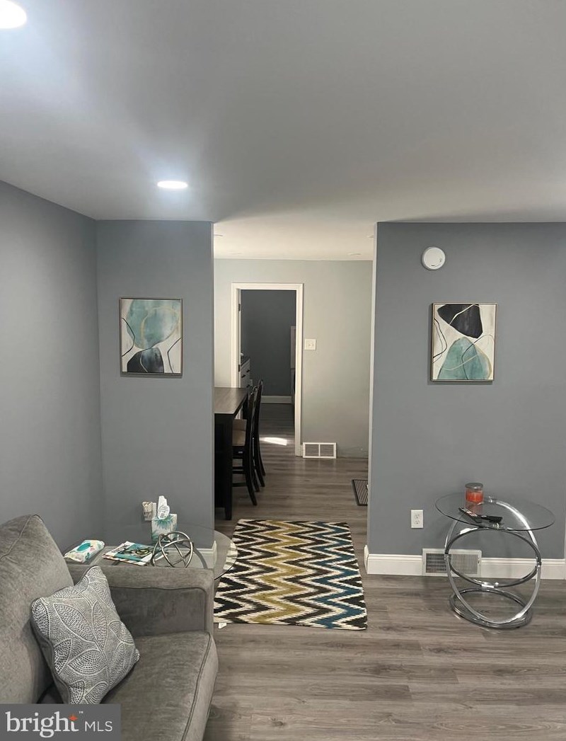 5926 Warnock St, Philadelphia PA  19141-3717 exterior