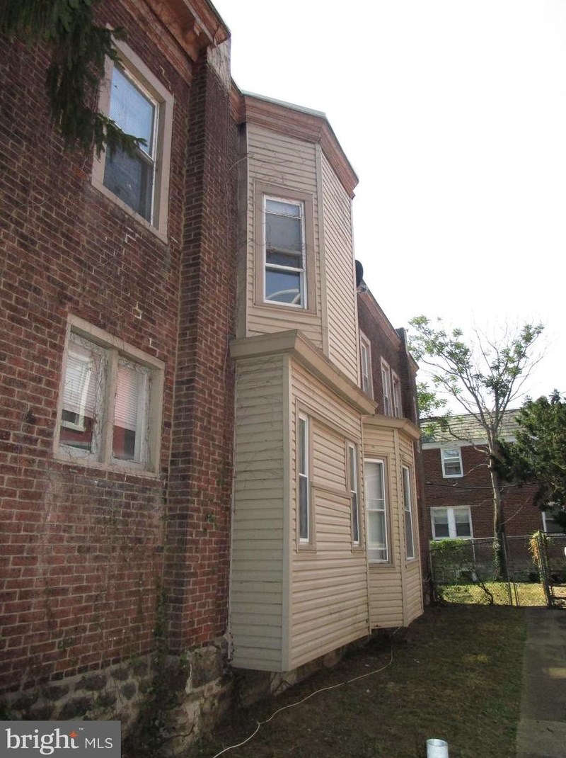 902 Duncannon Ave, Philadelphia PA  19141-4012 exterior