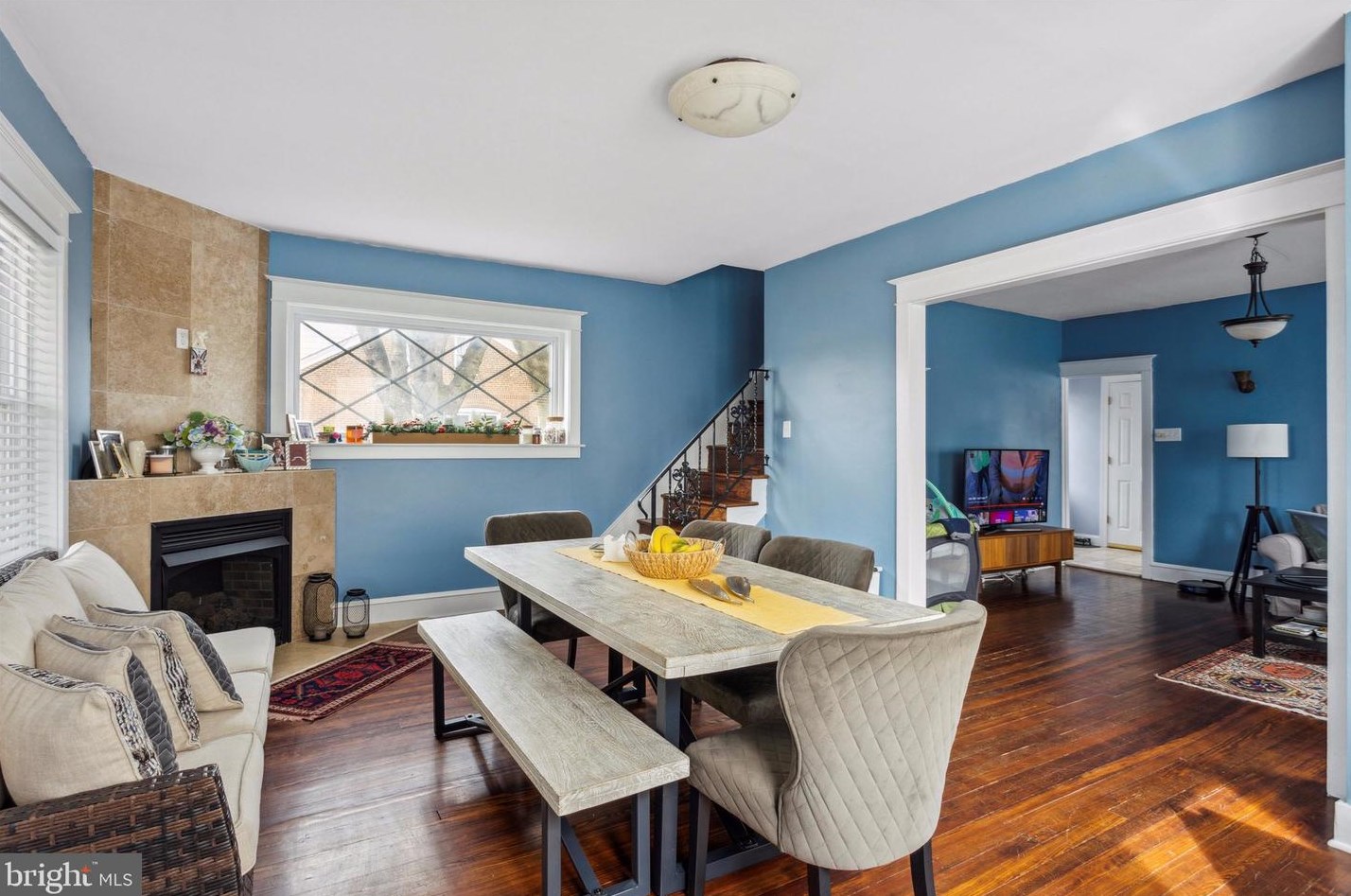 6713 Mitchell St, Philadelphia PA  19128-4536 exterior