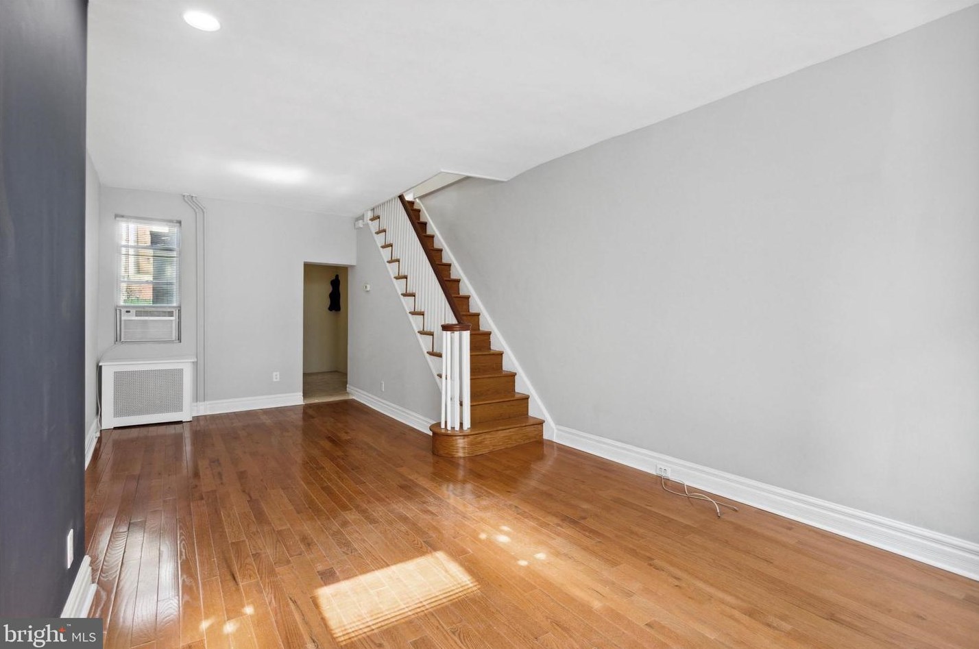 627 Flora St, Philadelphia PA  19125-3406 exterior