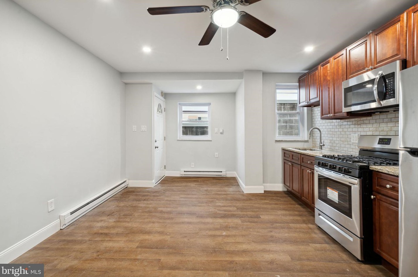 7051 Torresdale Ave, Philadelphia PA  19135-1914 exterior