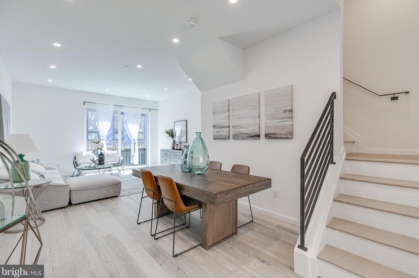 310 Poplar St, Philadelphia PA  19123-2215 exterior