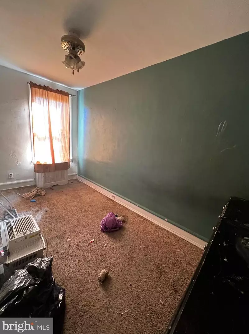 5724 Hunter St, Philadelphia PA 19131-3422 exterior