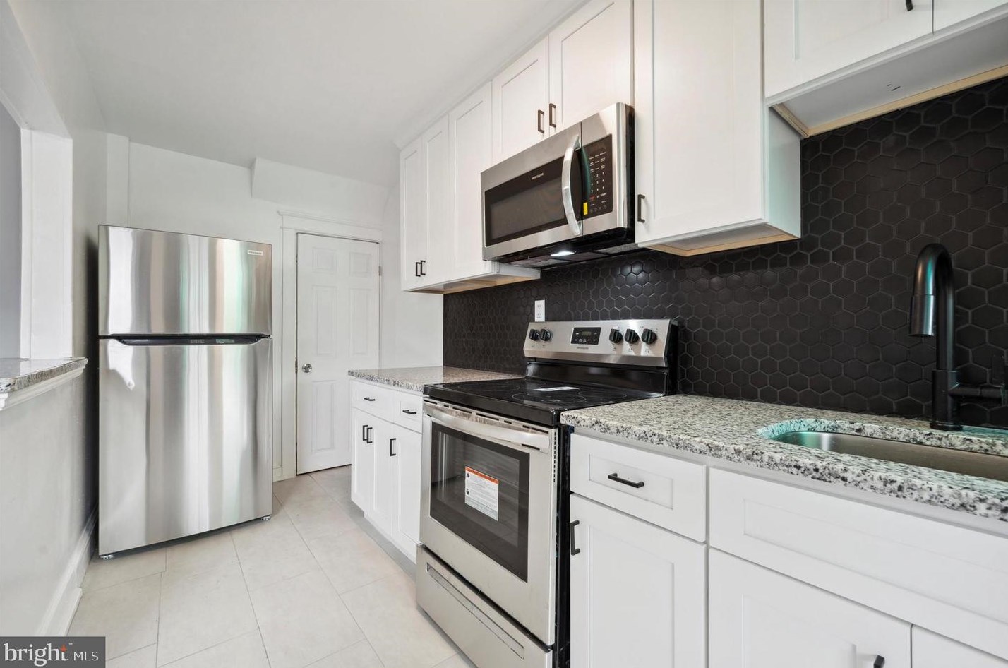 5656 Elmwood Ave, Philadelphia PA  19143-6125 exterior