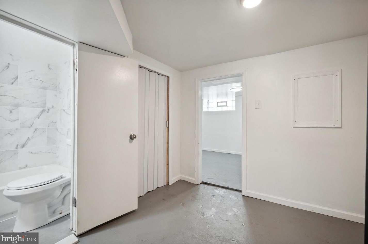 5656 Elmwood Ave, Philadelphia PA  19143-6125 exterior
