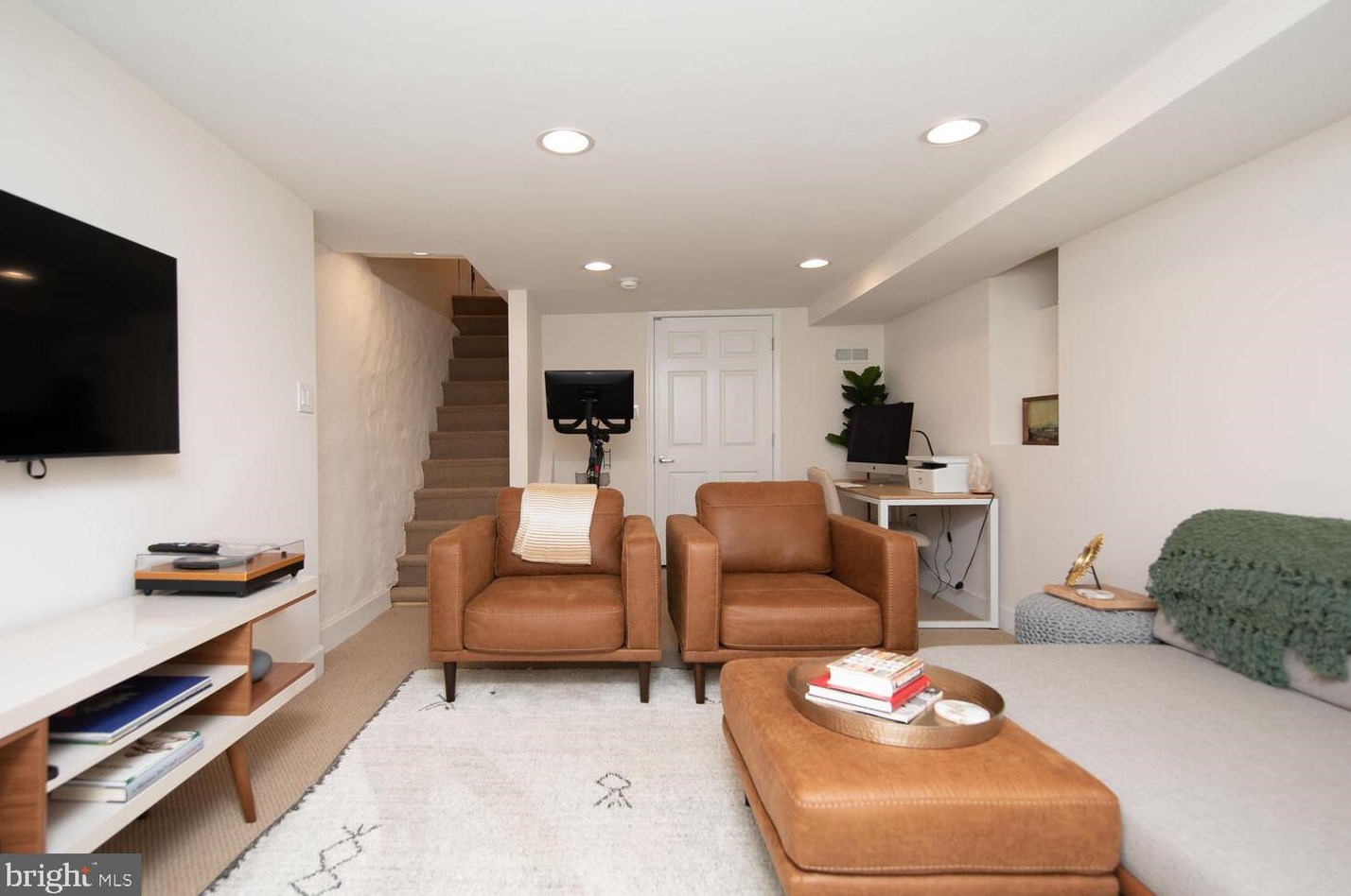 209 Ripka St, Philadelphia PA  19127-1103 exterior