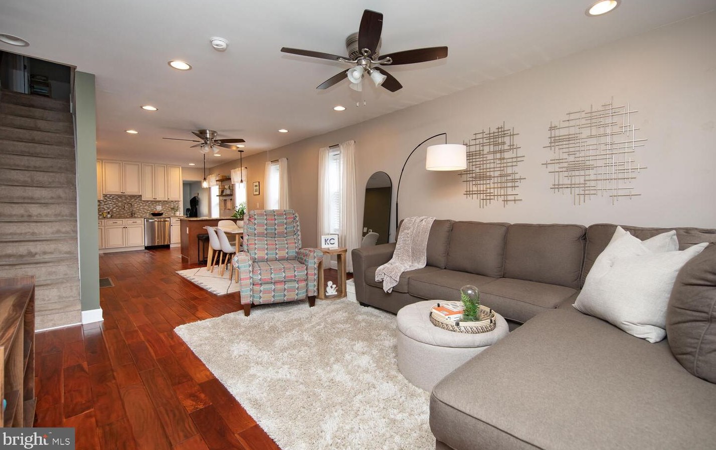 209 Ripka St, Philadelphia PA  19127-1103 exterior