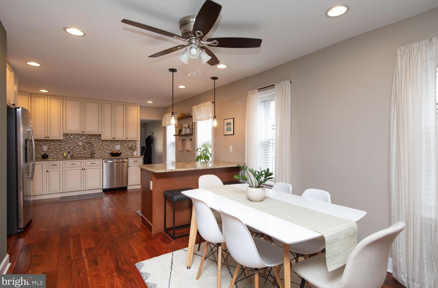 209 Ripka St, Philadelphia PA  19127-1103 exterior