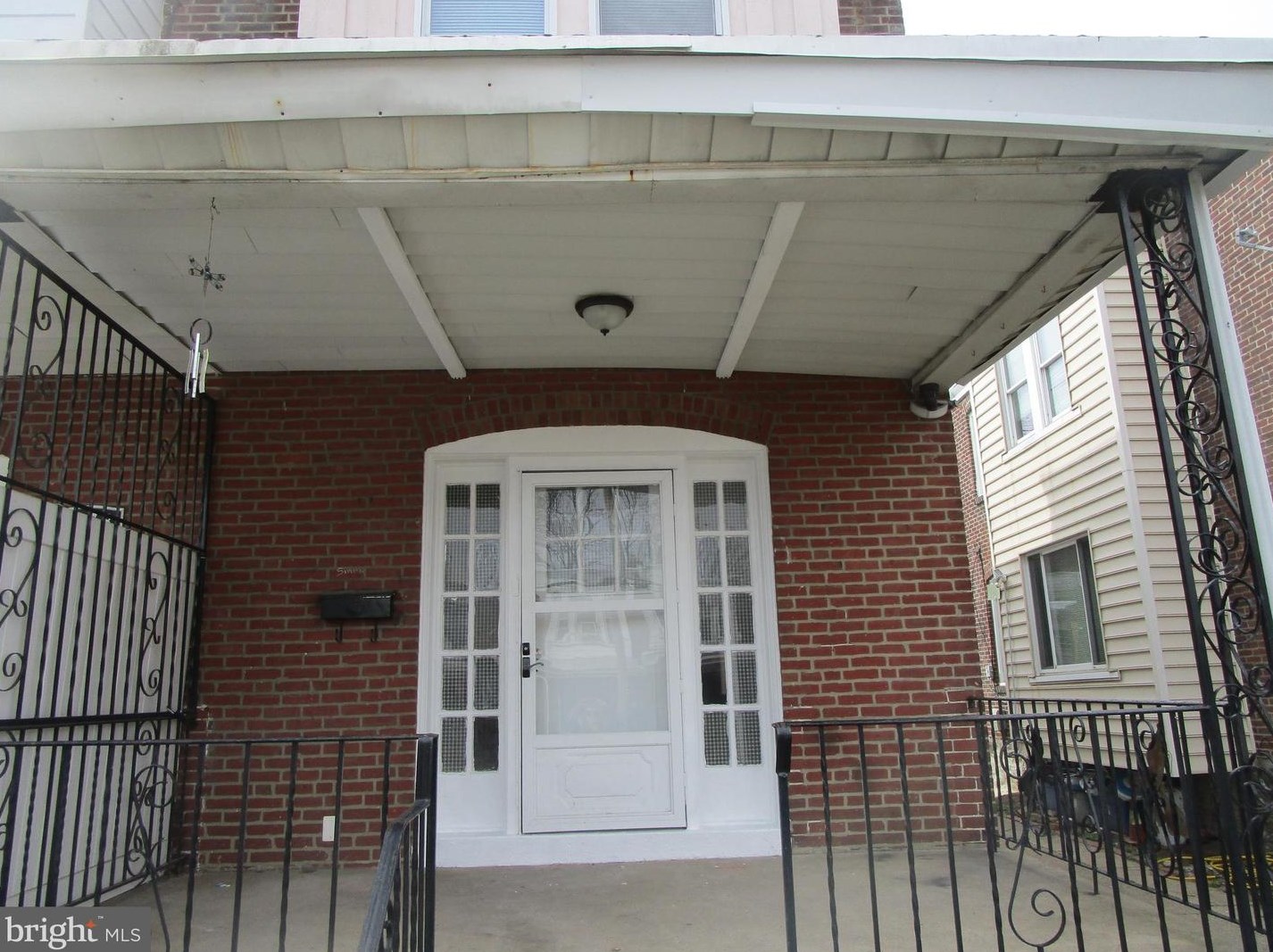 476 Robbins St, Philadelphia PA  19111-5646 exterior