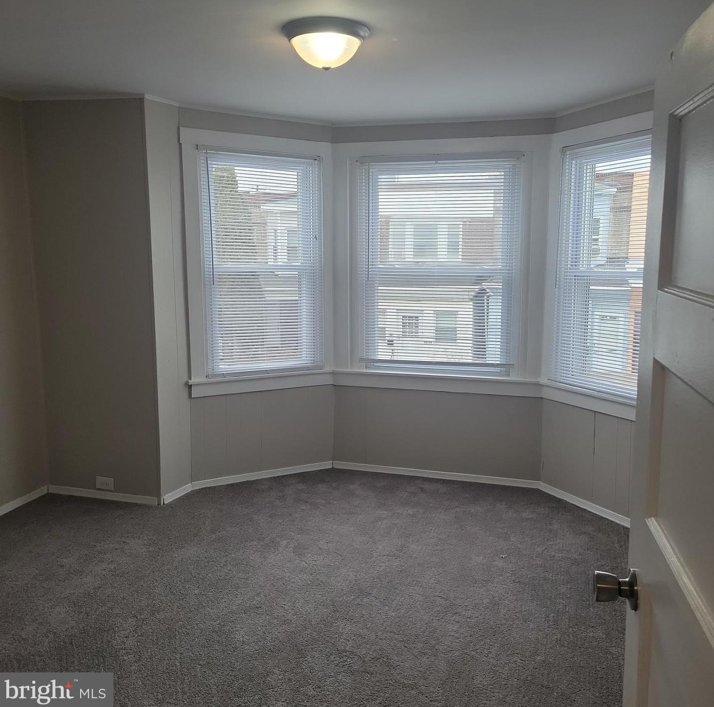 2629 Lloyd St, Philadelphia PA  19153-2418 exterior