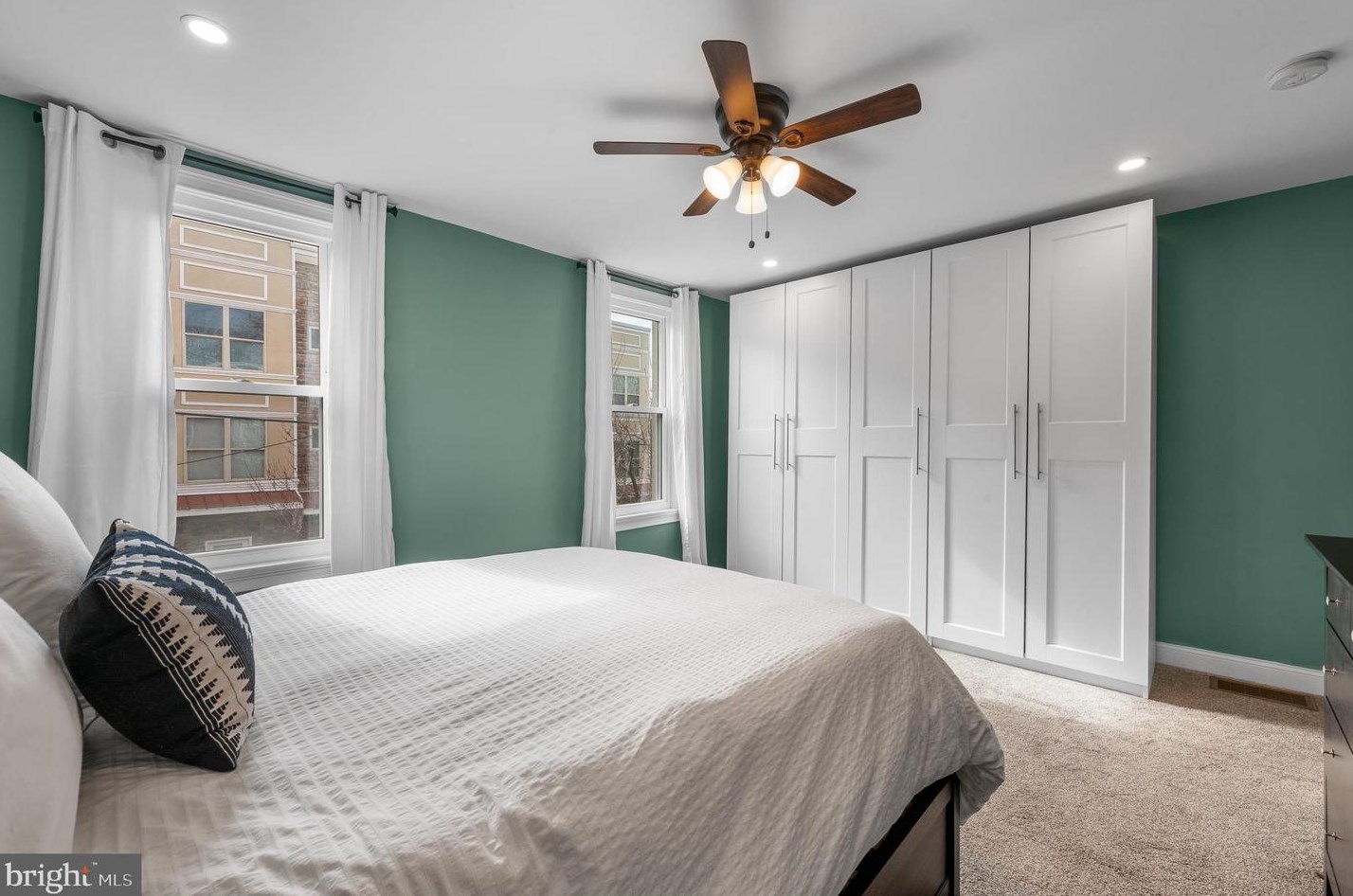 155 Kalos St, Philadelphia PA  19128-3831 exterior