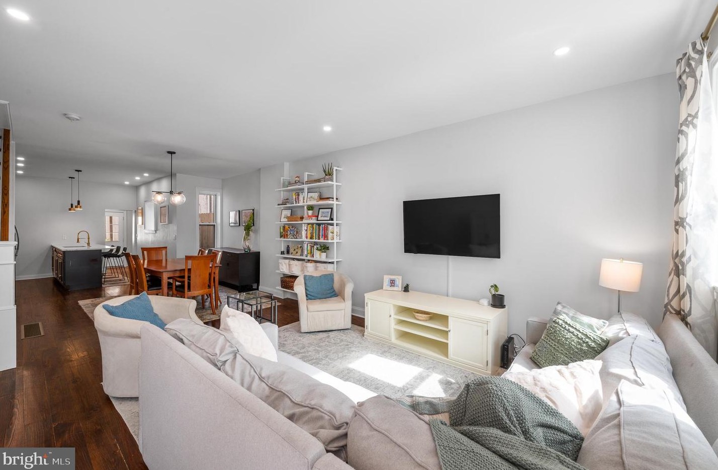 155 Kalos St, Philadelphia PA  19128-3831 exterior
