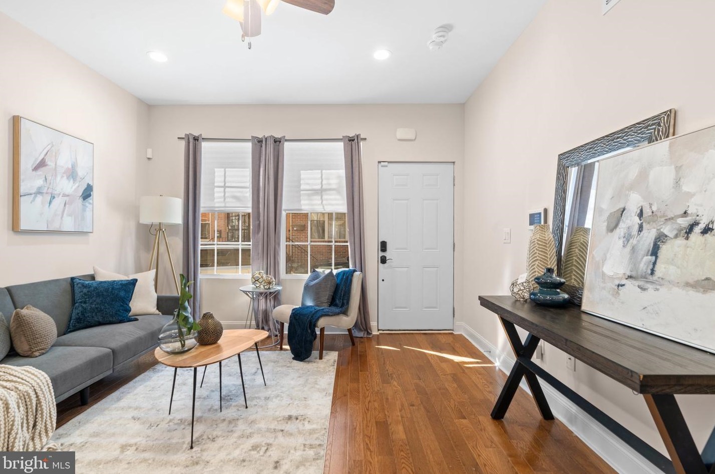1017 Bouvier St, Philadelphia, PA 19146-1903
