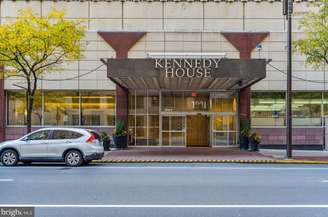 1901 John F Kennedy Blvd, Philadelphia PA 19103-1598 exterior