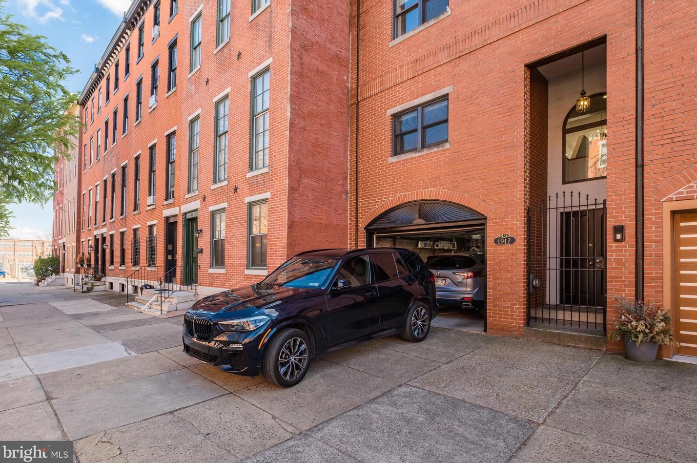 1912 Mount Vernon St, Philadelphia PA  19130-3214 exterior