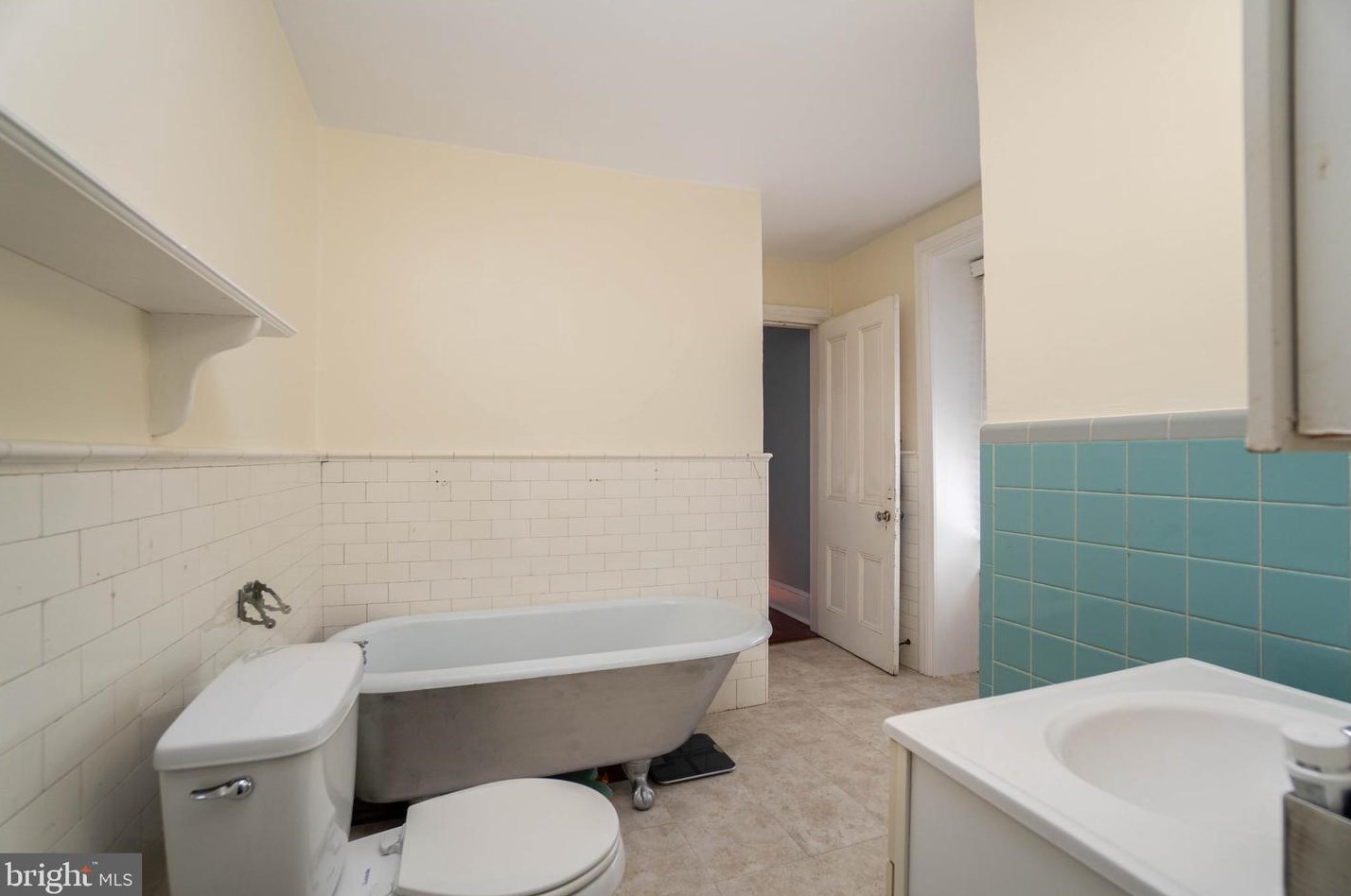 115 Mount Airy Ave, Philadelphia PA  19119-1715 exterior
