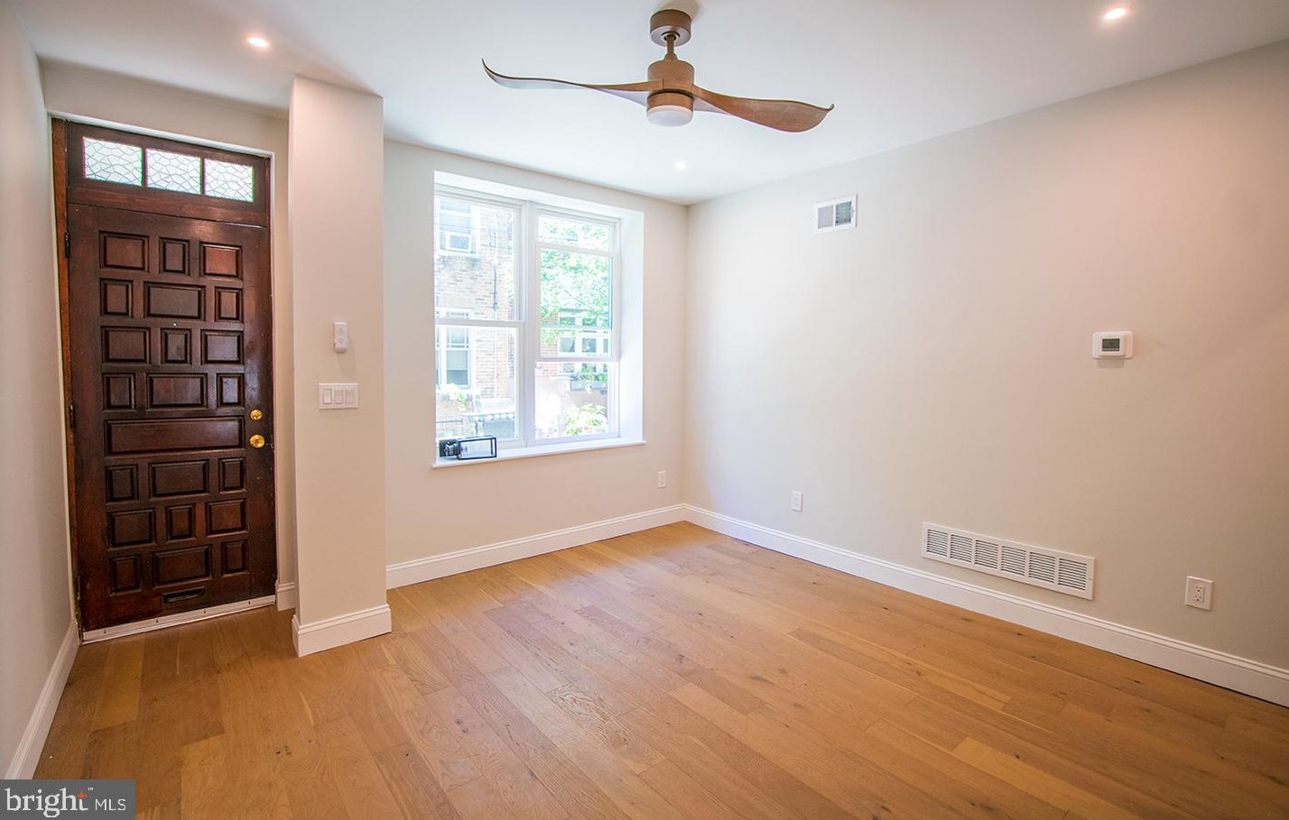 825 Mildred St, Philadelphia PA  19147-2824 exterior
