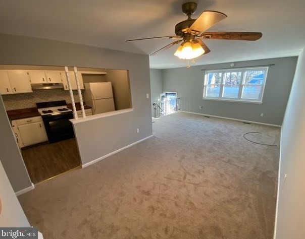 11902 Alberta Dr, Philadelphia PA  19154-3415 exterior