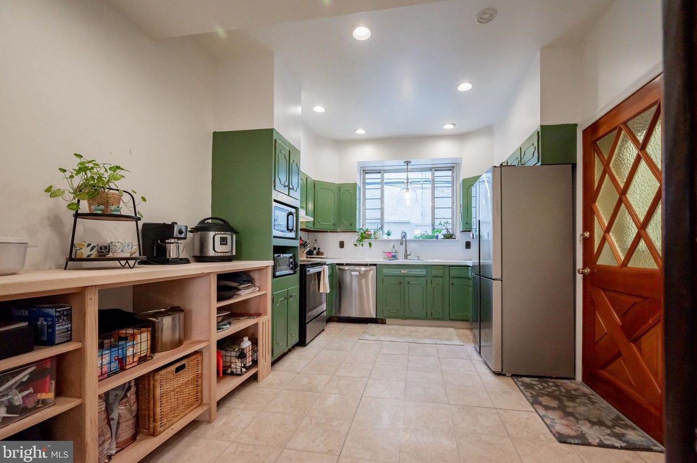 2427 Rosewood St, Philadelphia PA  19145-4429 exterior