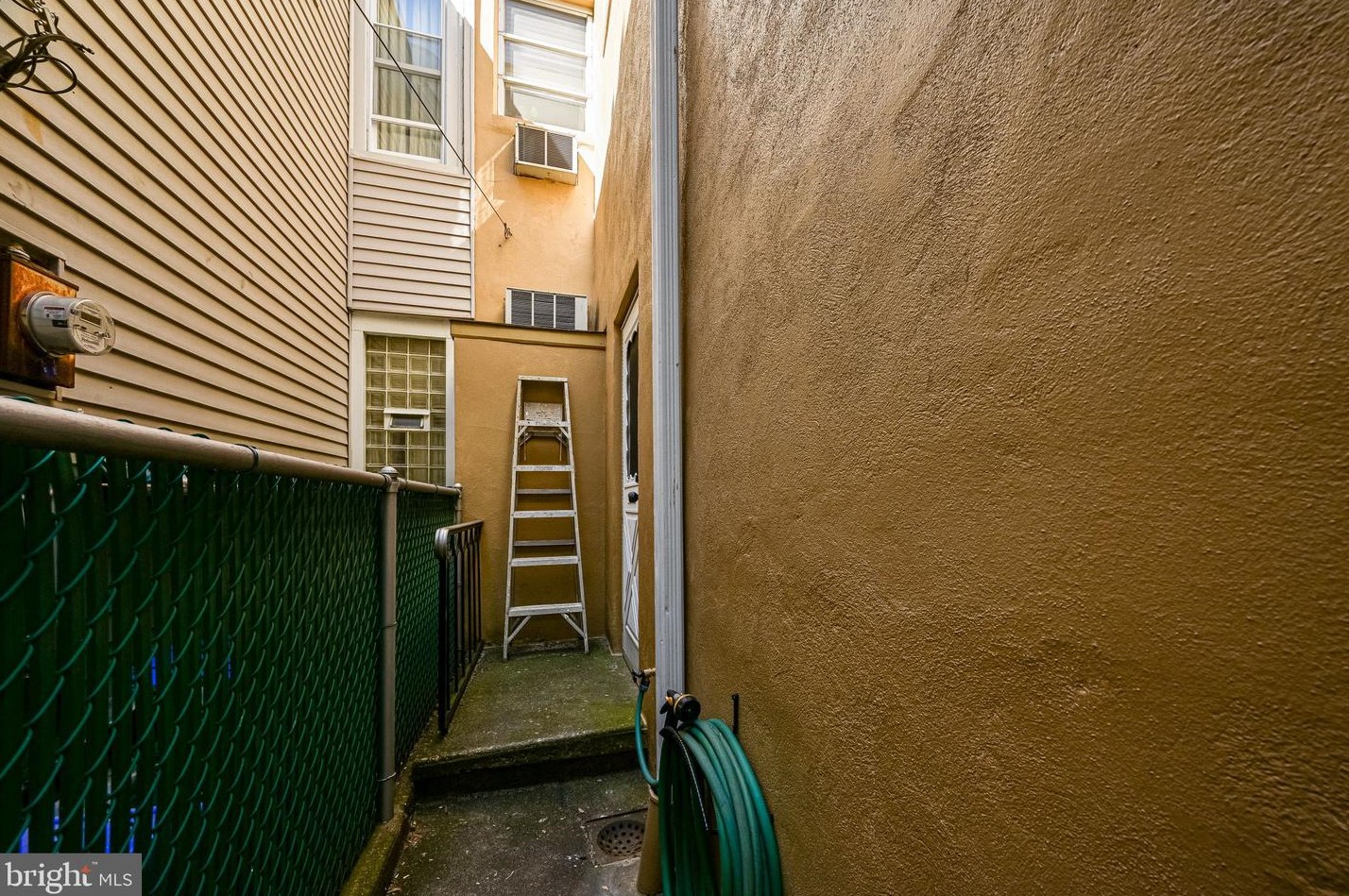 2427 Rosewood St, Philadelphia PA  19145-4429 exterior