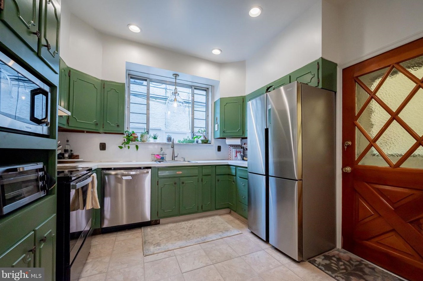 2427 Rosewood St, Philadelphia PA  19145-4429 exterior