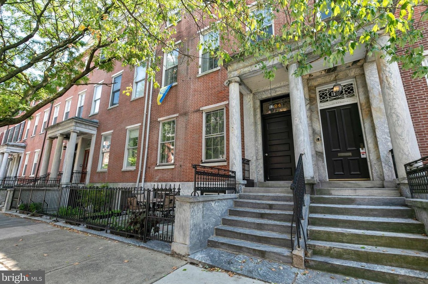 924 Spruce St, Philadelphia PA  19107-6168 exterior